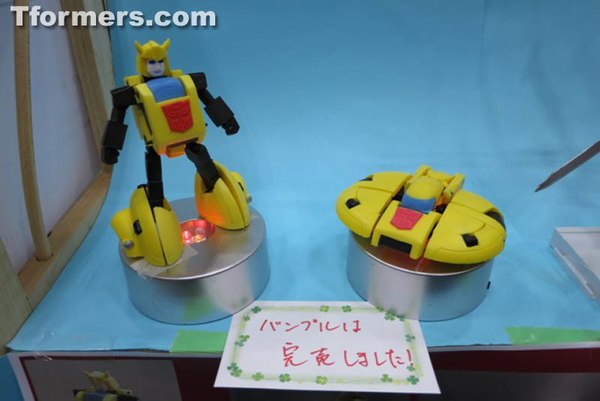 Revoltech Transformers Bumblebee 2012 Winter Wonder Festival  (12 of 24)